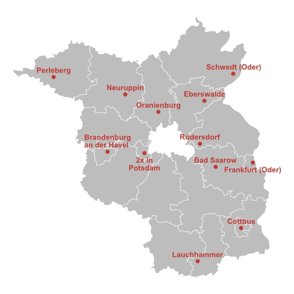 Karte von Brandenburg mit markierten Standorten für vertrauliche Spurensicherung in mehreren Städten.